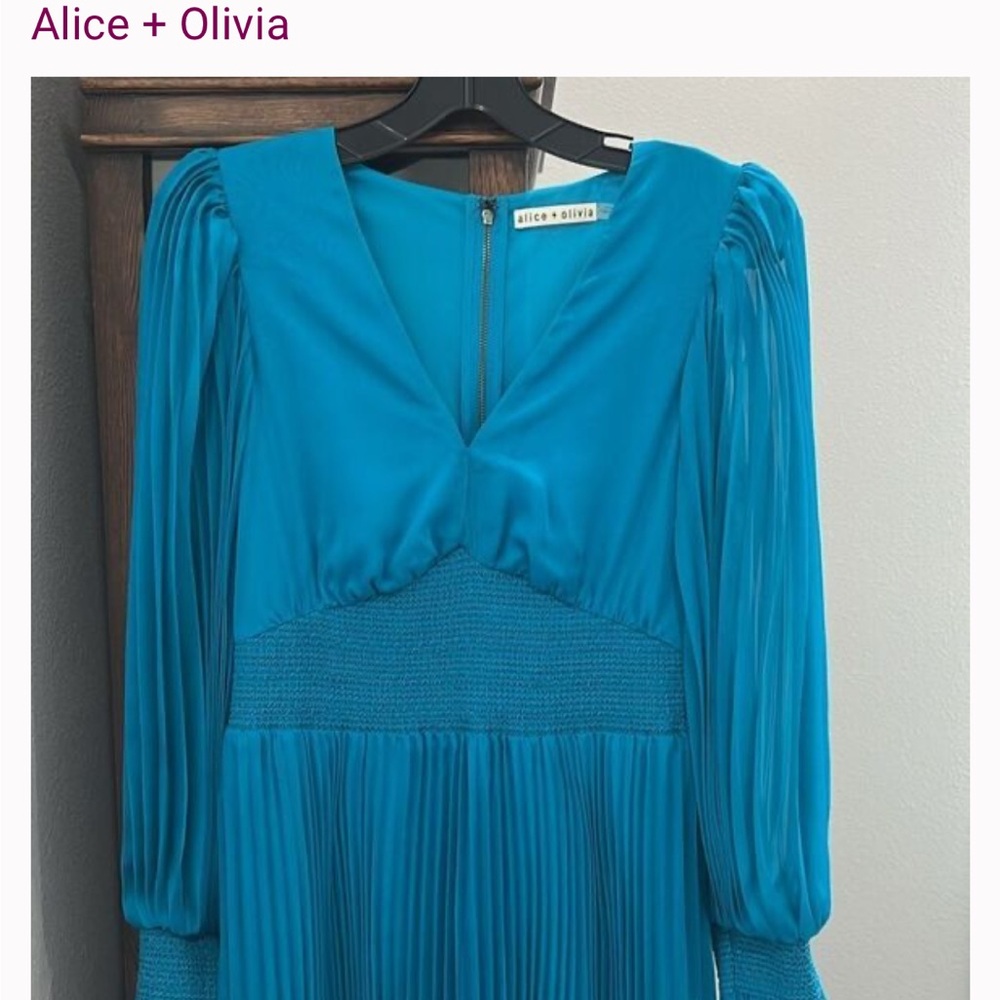 NWOT Alice + Olivia Blue Long Sleeve Pleated Dress - Picture 5 of 16